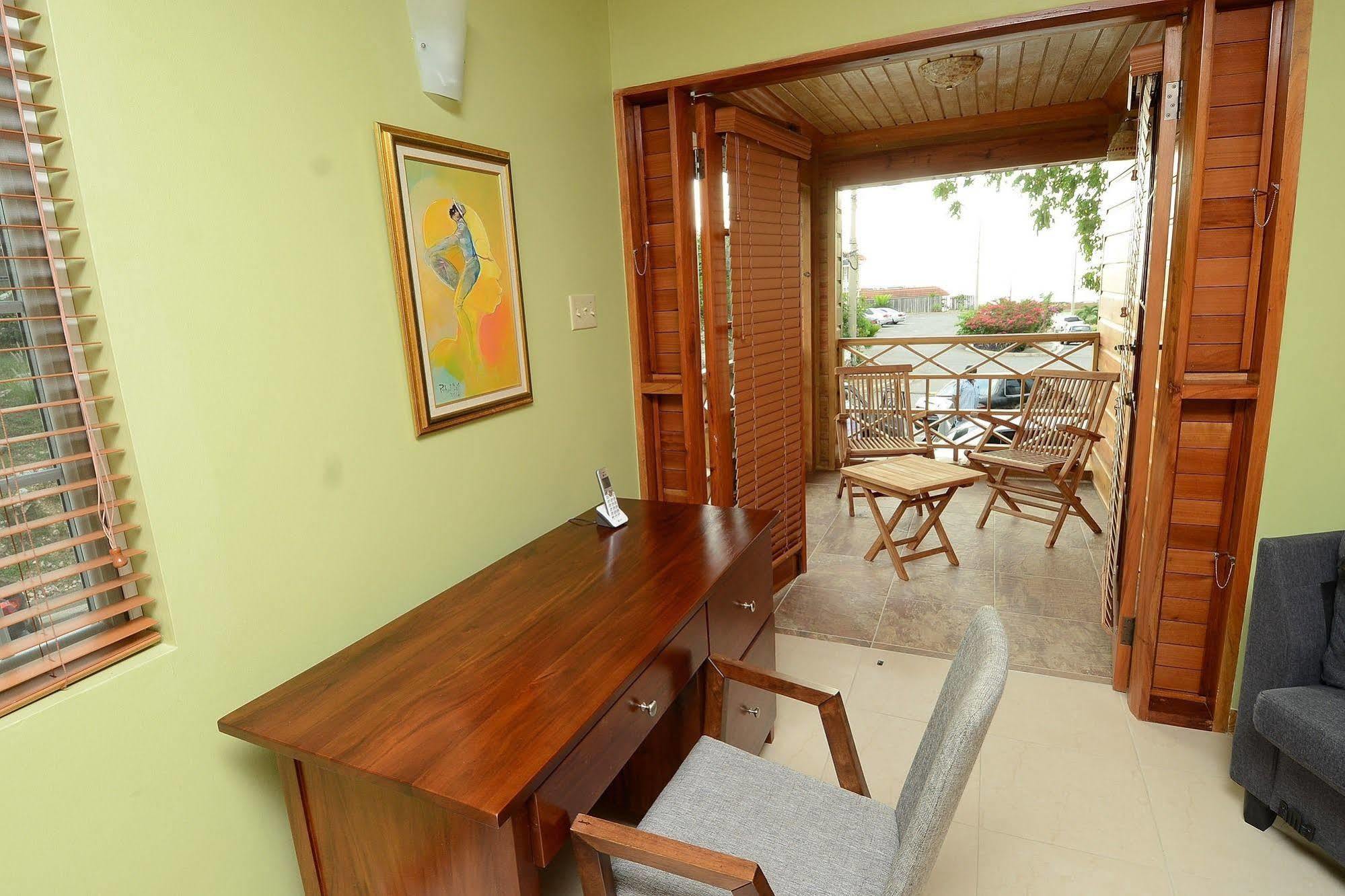 The Cabin At Long Mountain Country Club Kingston Bagian luar foto